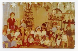 Rok 1976. Przedszkole nr 3. Wychowawczyni – Zofia Bladowska oraz NN.