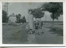 Koniec ulicy Majewskiego,w tle ulica Pionierów