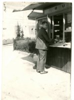 Kiosk Ruchu przy Majewskiego ( a może to już Pl.Kopernika ?)