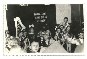  Lata 1959-61. Występy dzieci z przedszkole prowadzonego przez siostry zakonne tzw. ochronka, przy ul. Dzierżyńskiego, obecnie ul. Wyszyńskiego.