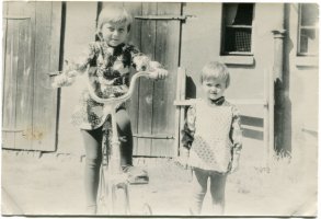 1977 - Małgosia i Magda