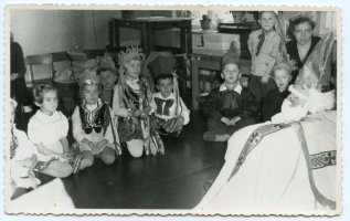 1957, choinka w przedszkolu