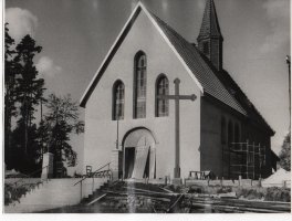 2 września 1991 roku. Remont kościoła w Maszewie Lęborskim.