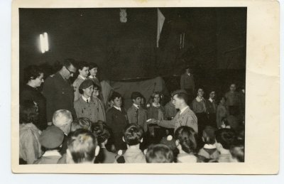 Stoją od lewej: państwo Przymanowscy, NN, Grażyna Łukowicz, Zofia Jastrzębska, NN, NN, Jerzy Wójcik, Mirosława Bieszk, Krystyna Hinc, Izolda Dyksa, NN, Jolanta Chaciej.
