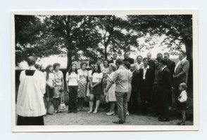 Czerwiec 1973. Chór „Harmonia” z Lęborka na prymicji ks. Al. Formeli